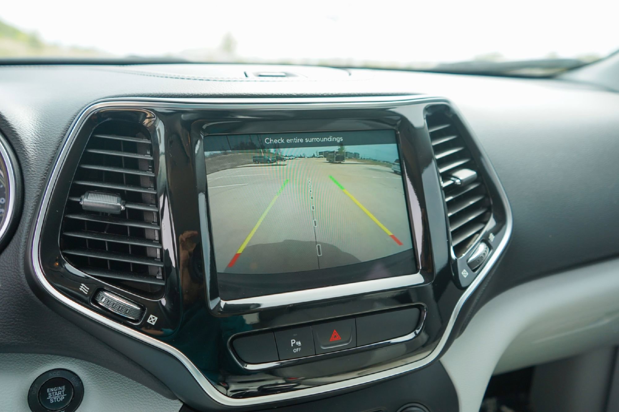 Used 2019 Jeep Cherokee Limited image 17