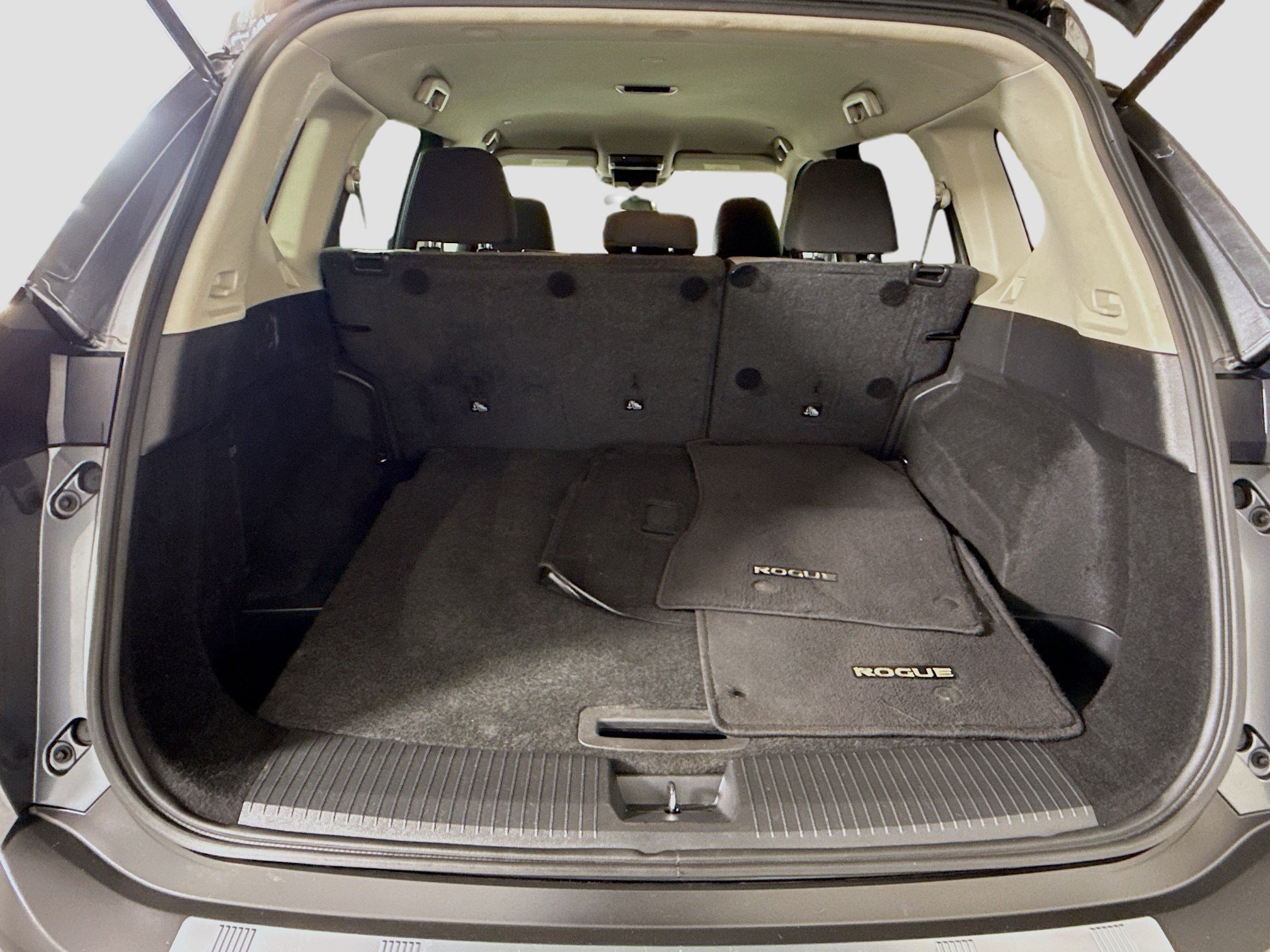 Used 2022 Nissan Rogue SV FWD image 35