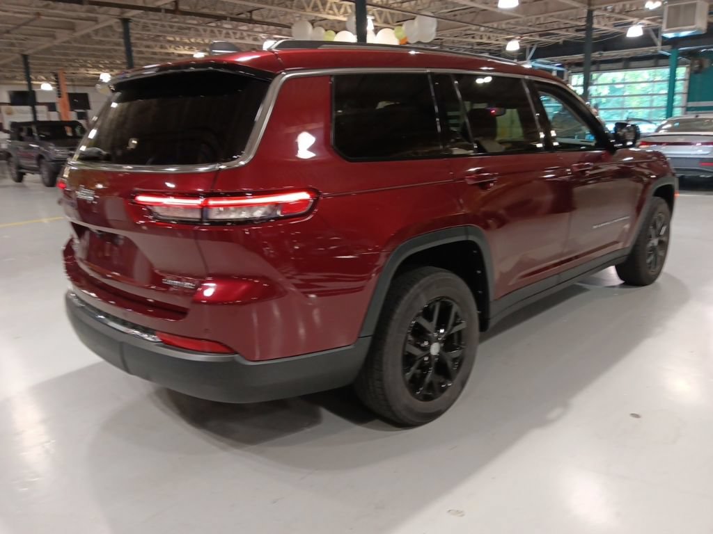 Used 2022 Jeep Grand Cherokee L Limited AWD/4WD image 6