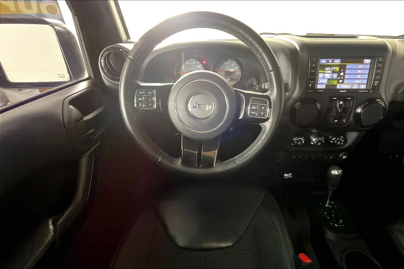 Used 2016 Jeep Wrangler Unlimited Sahara AWD/4WD image 6