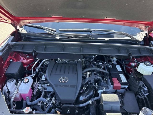 Used 2025 Toyota Highlander XLE image 40