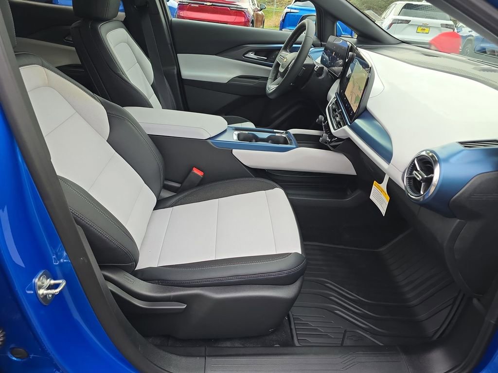 New 2026 Chevrolet Equinox EV LT image 28