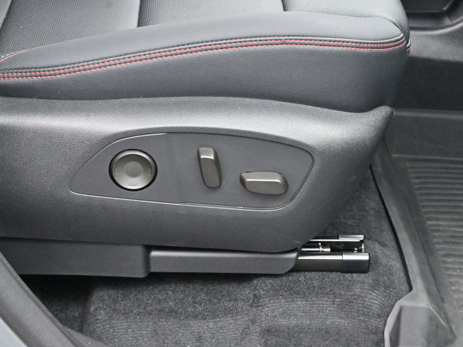 Used 2024 Chevrolet Traverse RS w/ LPO, Floor Liner Package image 35