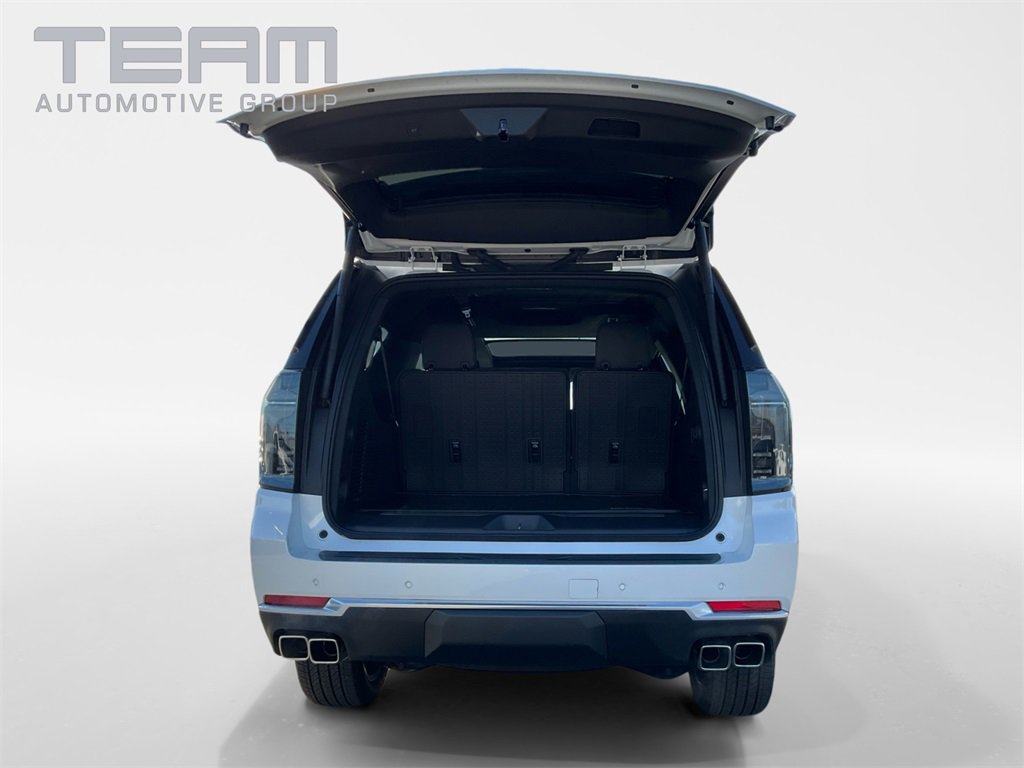 New 2025 Chevrolet Suburban High Country image 13