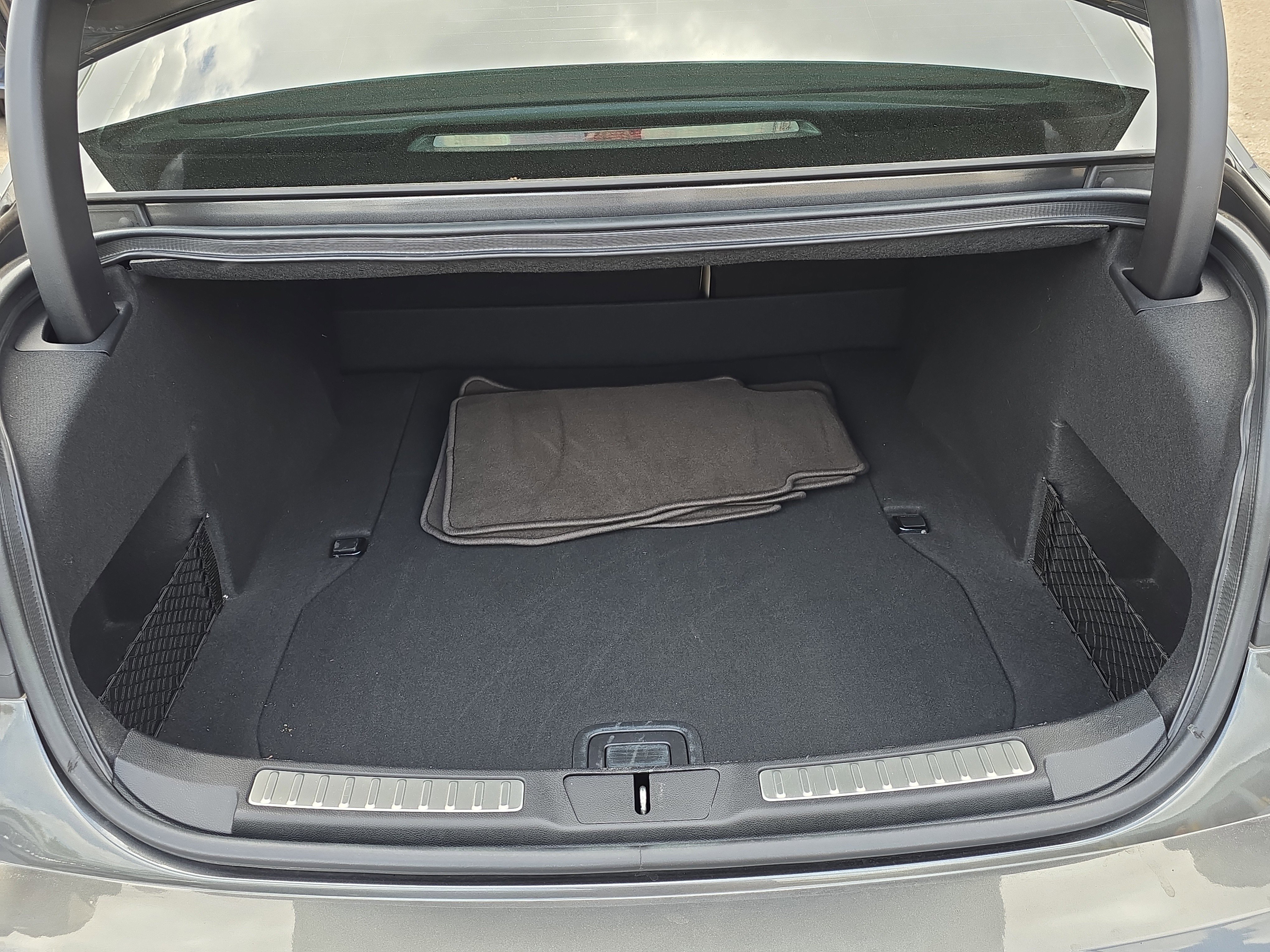 Used 2019 Lincoln Continental Select image 10