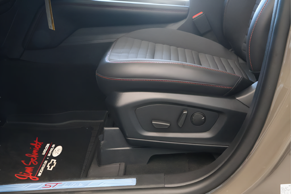New 2026 Ford Explorer ST-Line w/ ST-Line Street Pack AWD/4WD image 20