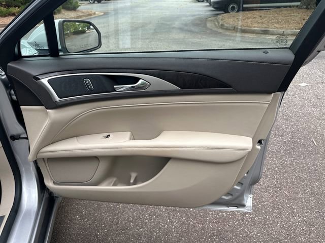 Used 2019 Lincoln MKZ Reserve FWD image 18