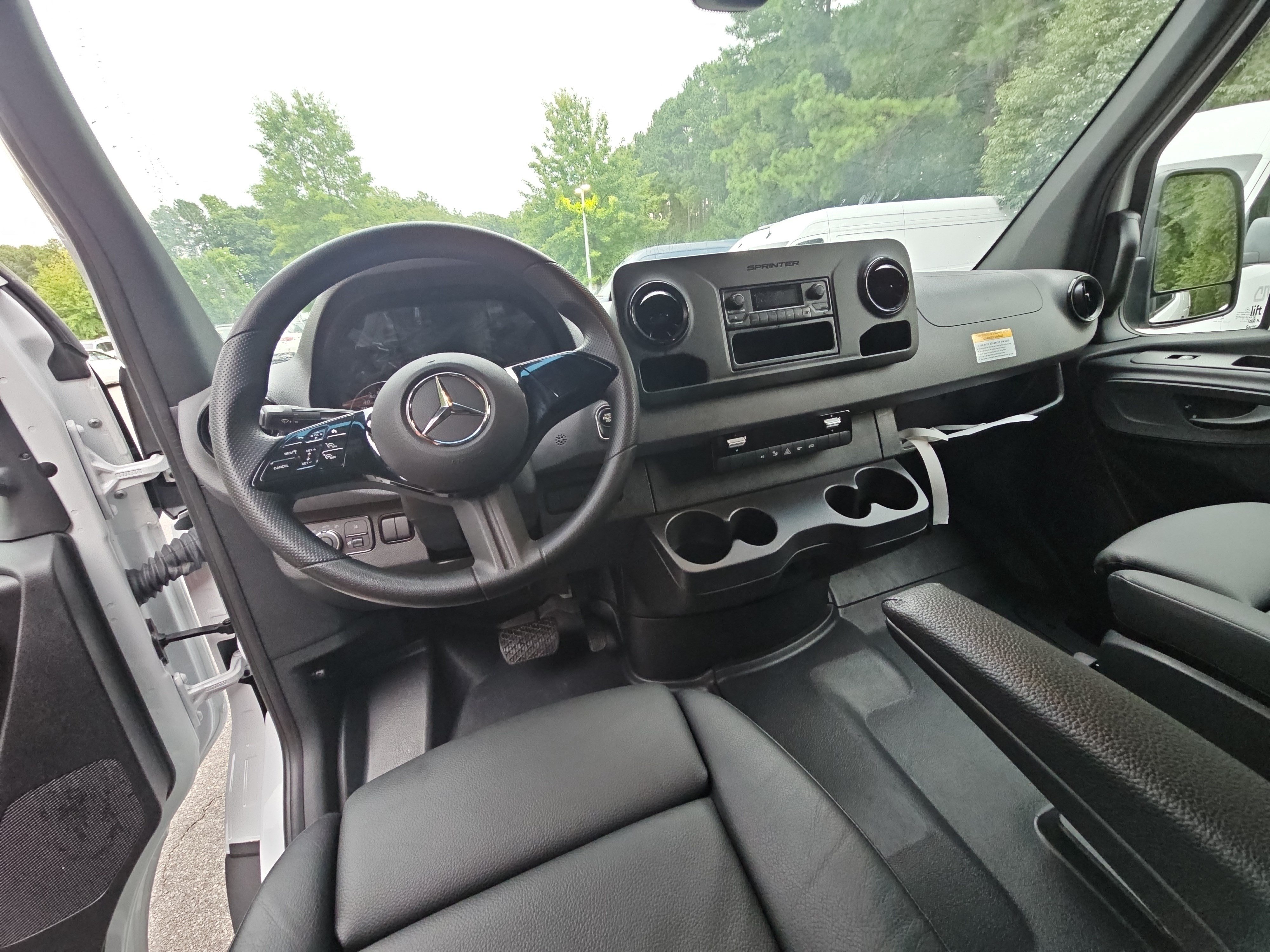 Used 2025 Mercedes-Benz Sprinter 3500 image 15