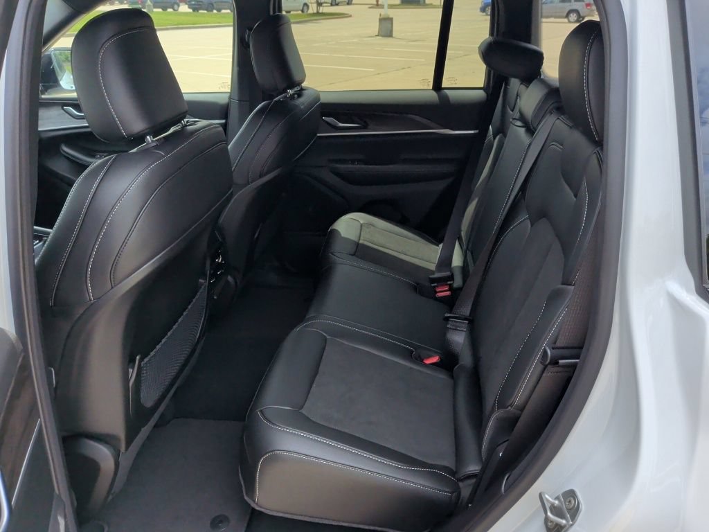 New 2026 Jeep Grand Cherokee Altitude RWD image 37