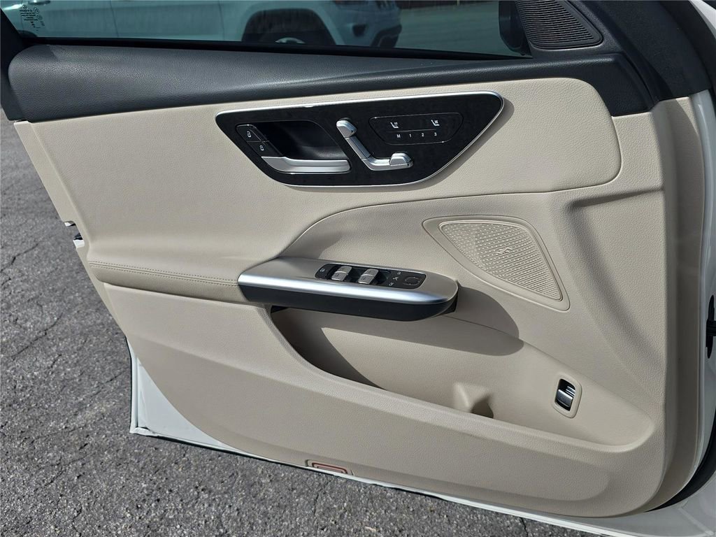 Used 2024 Mercedes-Benz C 300 Sedan image 13