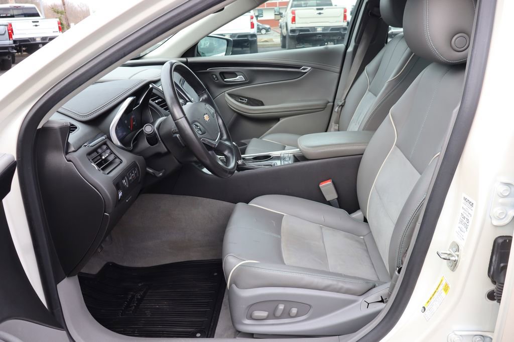 Used 2014 Chevrolet Impala LT w/ Premium Seating Package image 4
