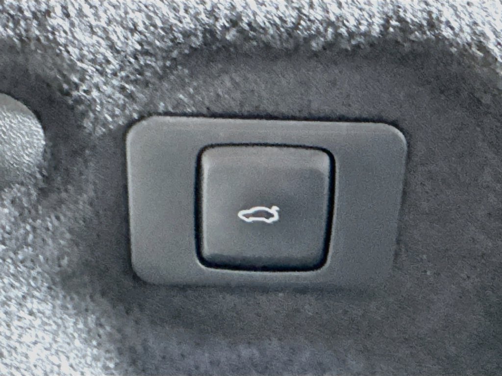 Used 2019 Lincoln MKZ Reserve w/ Reserve Plus Package FWD image 33