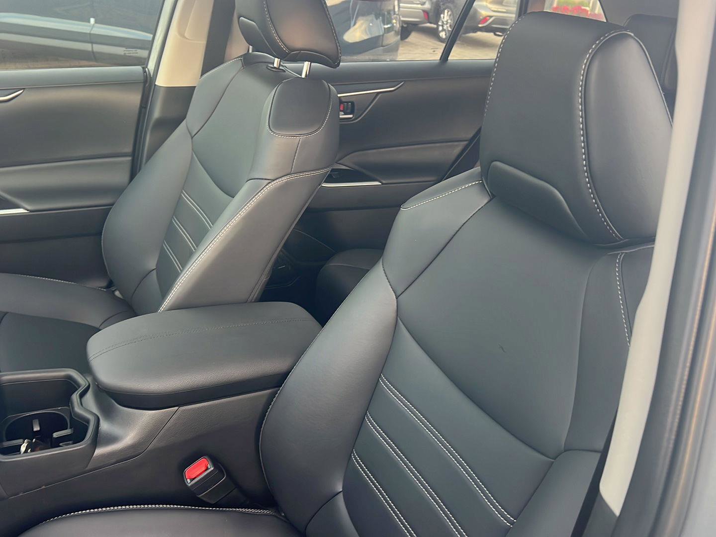 Certified 2025 Toyota RAV4 XLE Premium image 28