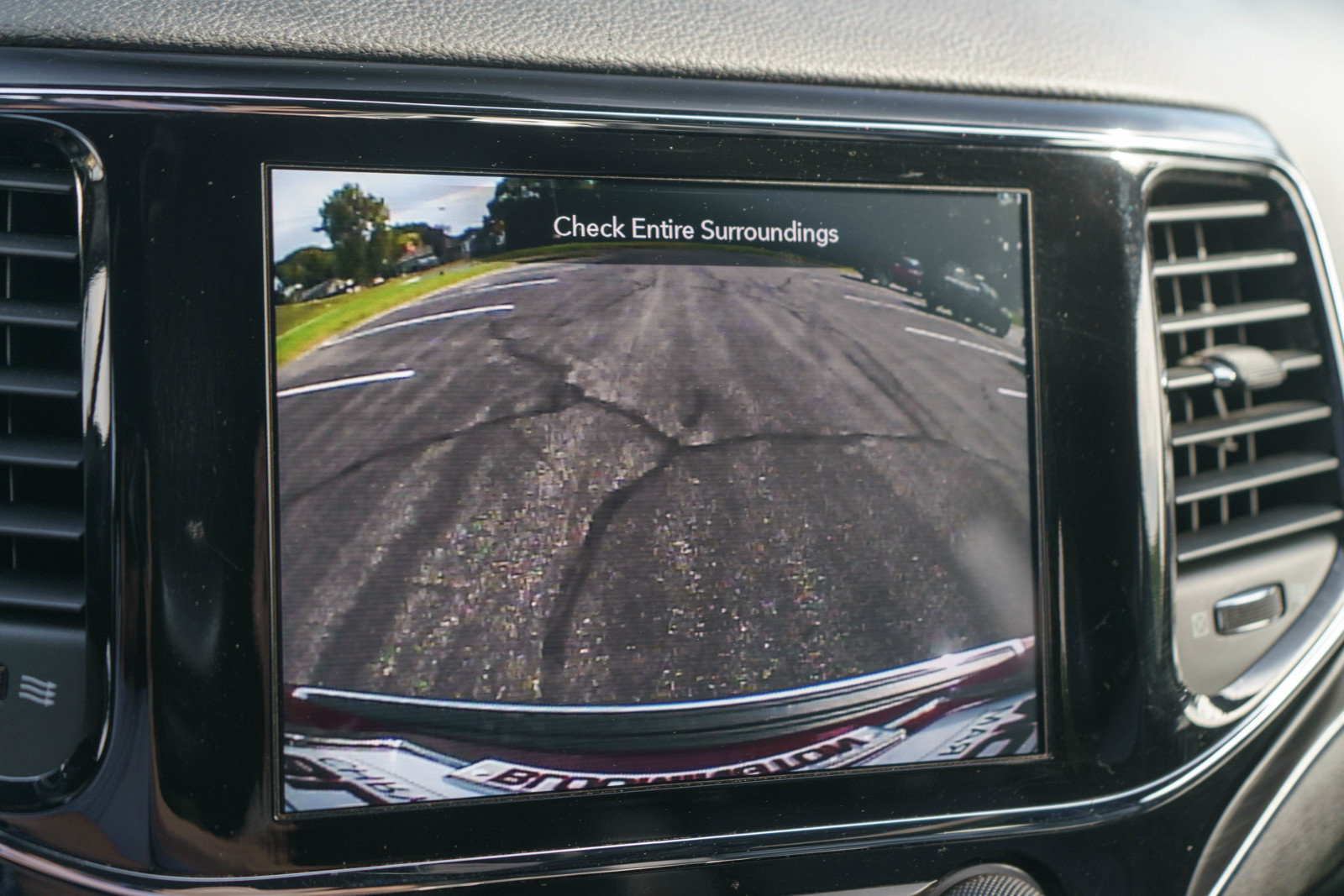 Used 2020 Jeep Grand Cherokee Limited w/ Trailer Tow Group IV AWD/4WD image 15