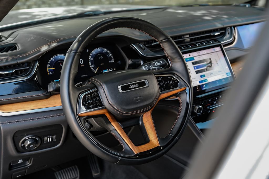 Used 2023 Jeep Grand Cherokee L Summit image 4