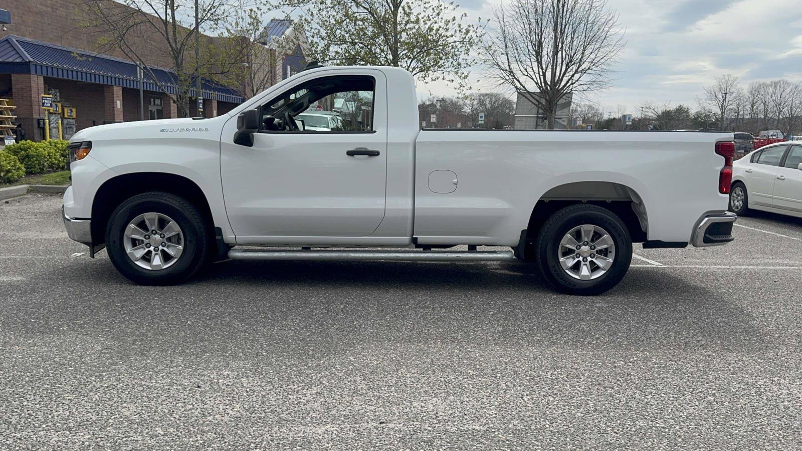 Used 2025 Chevrolet Silverado 1500 W/T image 3