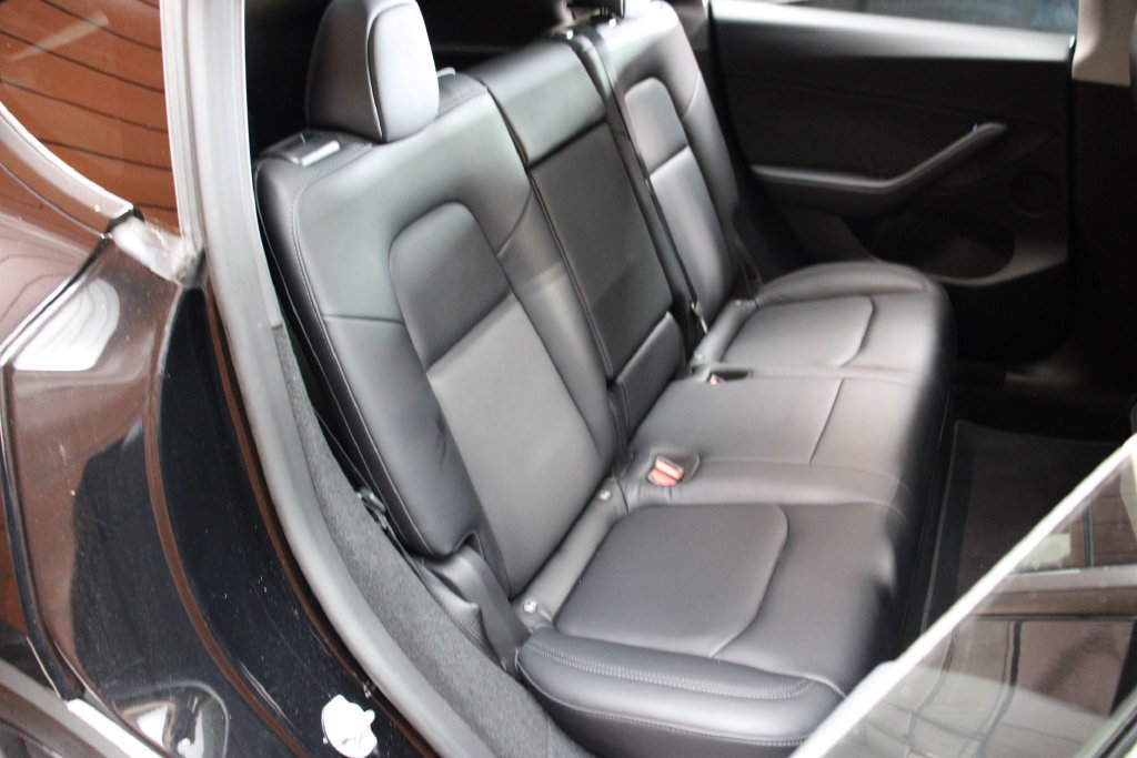 Used 2023 Tesla Model Y Performance AWD/4WD image 13