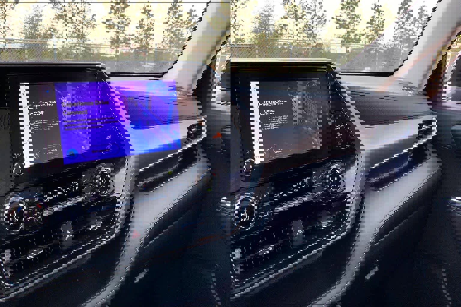 Used 2023 Toyota Highlander LE image 34