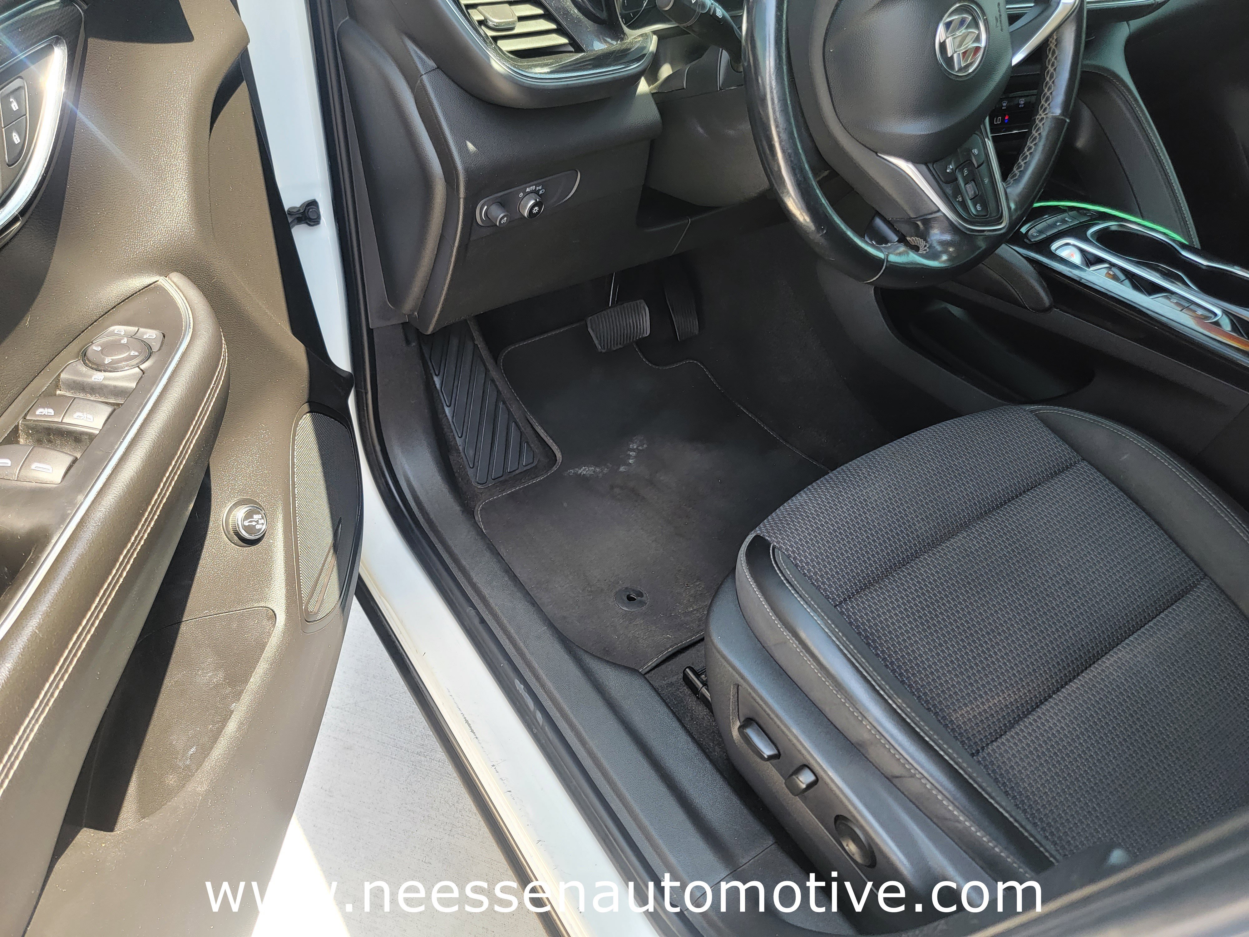 Used 2022 Buick Envision Preferred FWD image 14