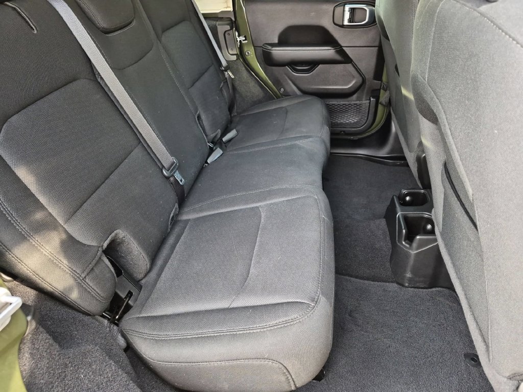 Used 2021 Jeep Wrangler Unlimited Sahara w/ Uconnect 4C Nav & Sound Group AWD/4WD image 21