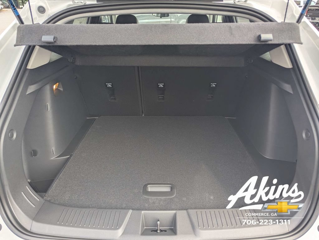 New 2026 Chevrolet Trax LT w/ LT Convenience Package FWD image 6