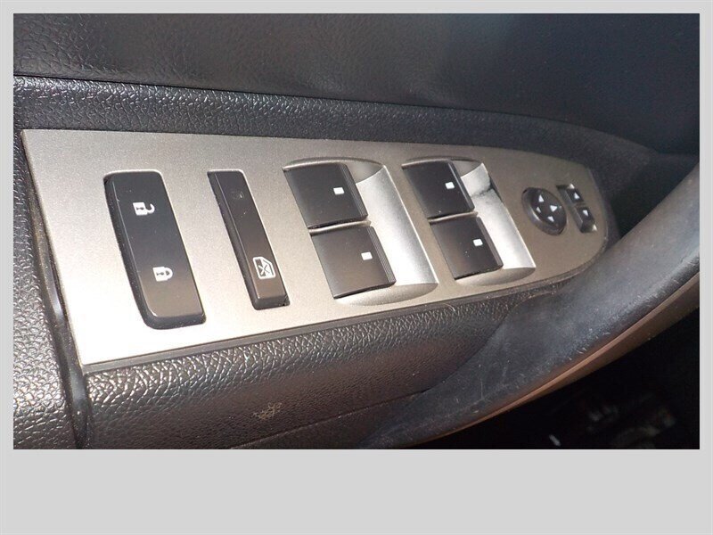 Used 2011 Chevrolet Silverado 2500 LT AWD/4WD image 23