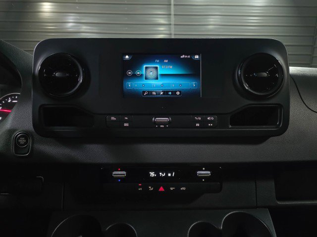 Used 2024 Mercedes-Benz Sprinter 2500 image 23