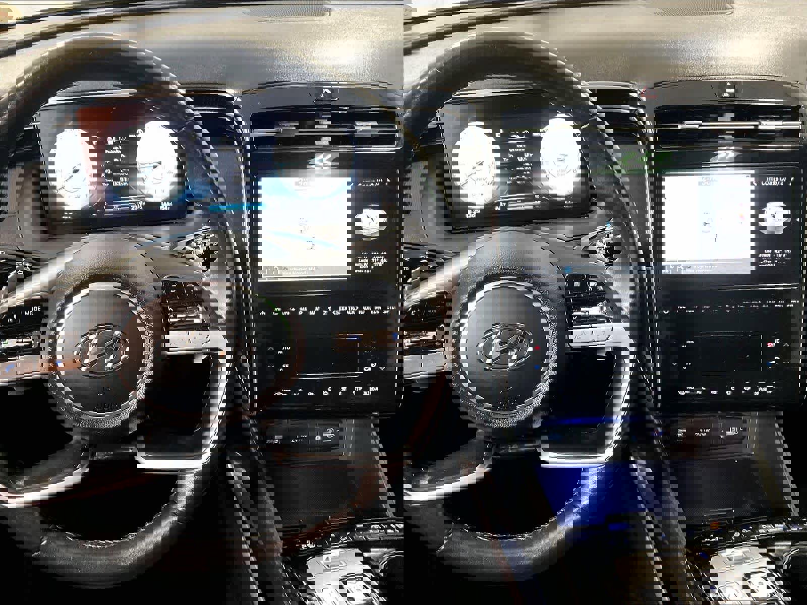 Used 2024 Hyundai Tucson Limited image 19