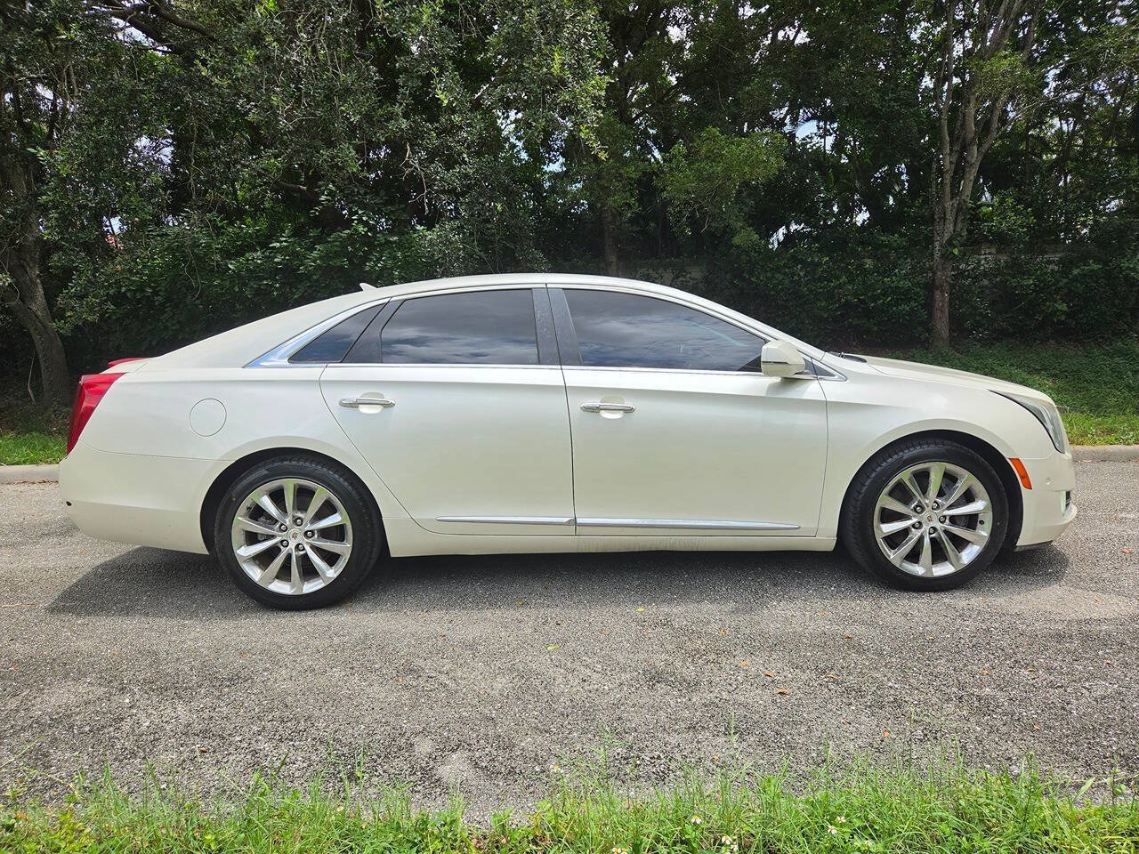 Used 2014 Cadillac XTS Luxury FWD image 8