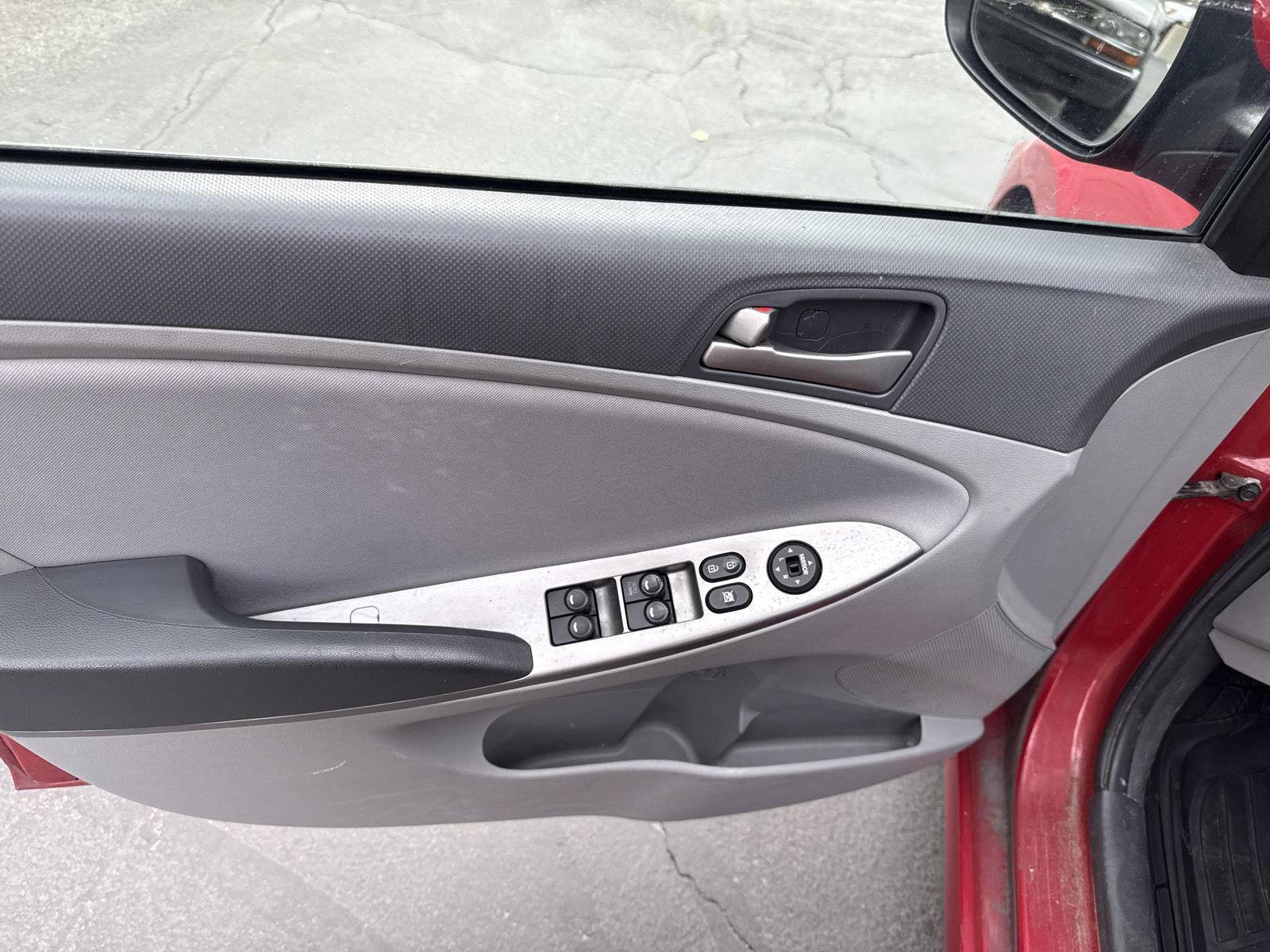 Used 2017 Hyundai Accent SE FWD image 7