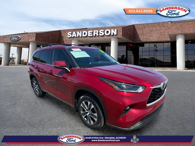 Used 2021 Toyota Highlander XLE AWD/4WD image 1