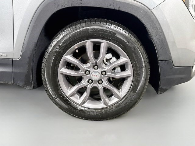 Used 2024 GMC Terrain SLT FWD image 31