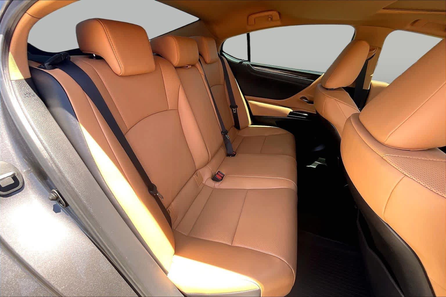 Used 2025 Lexus ES 350 w/ Accessory Package (P3) FWD image 18