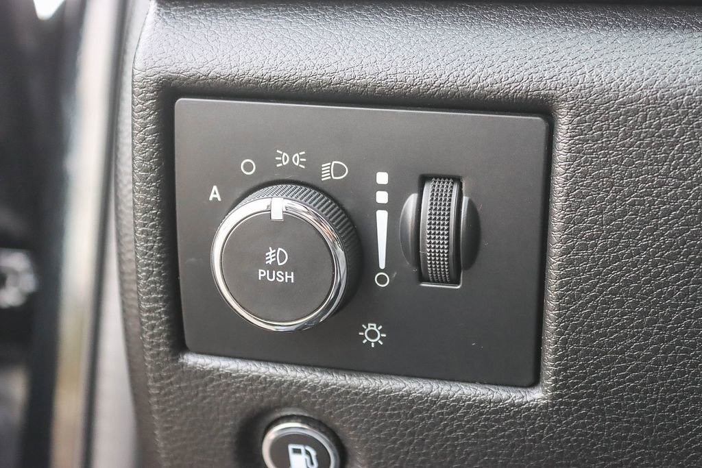 Used 2022 Jeep Grand Cherokee Laredo X image 49