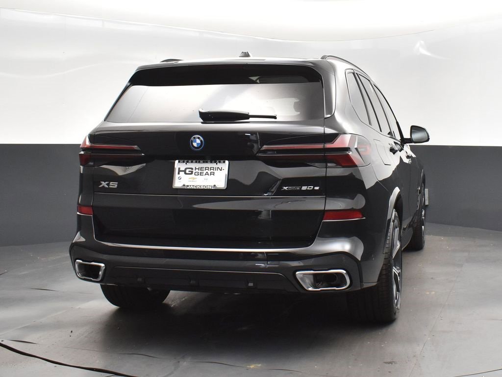 New 2026 BMW X5 xDrive50e image 7