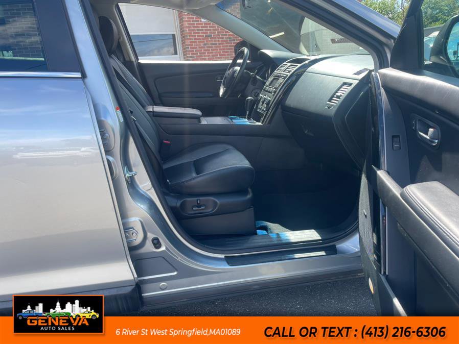 Used 2011 MAZDA CX-9 Touring w/ Moonroof & Bose Audio Pkg image 11