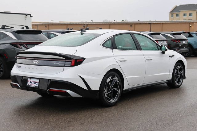 New 2026 Hyundai Sonata SEL FWD image 3