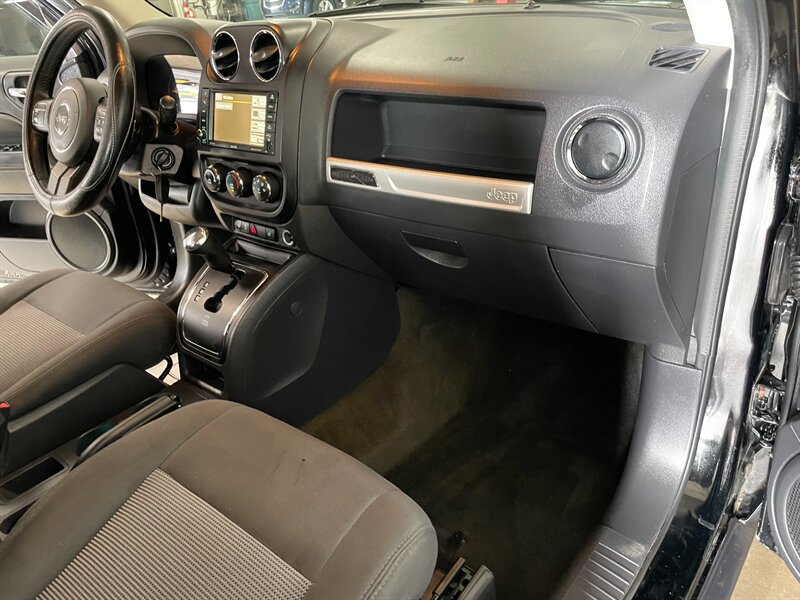 Used 2016 Jeep Patriot Latitude FWD image 20