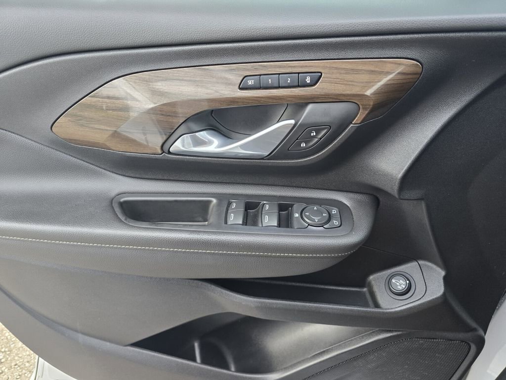 Used 2020 GMC Terrain Denali w/ Denali Premium Package image 16