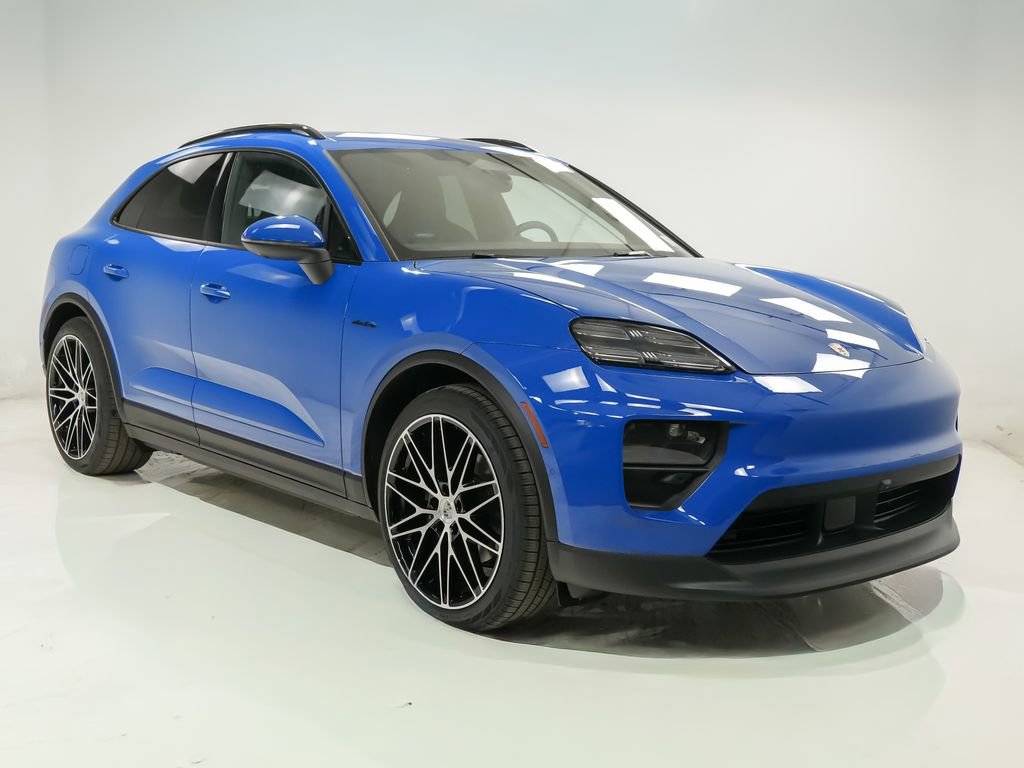 New 2026 Porsche Macan 4 Electric image 8