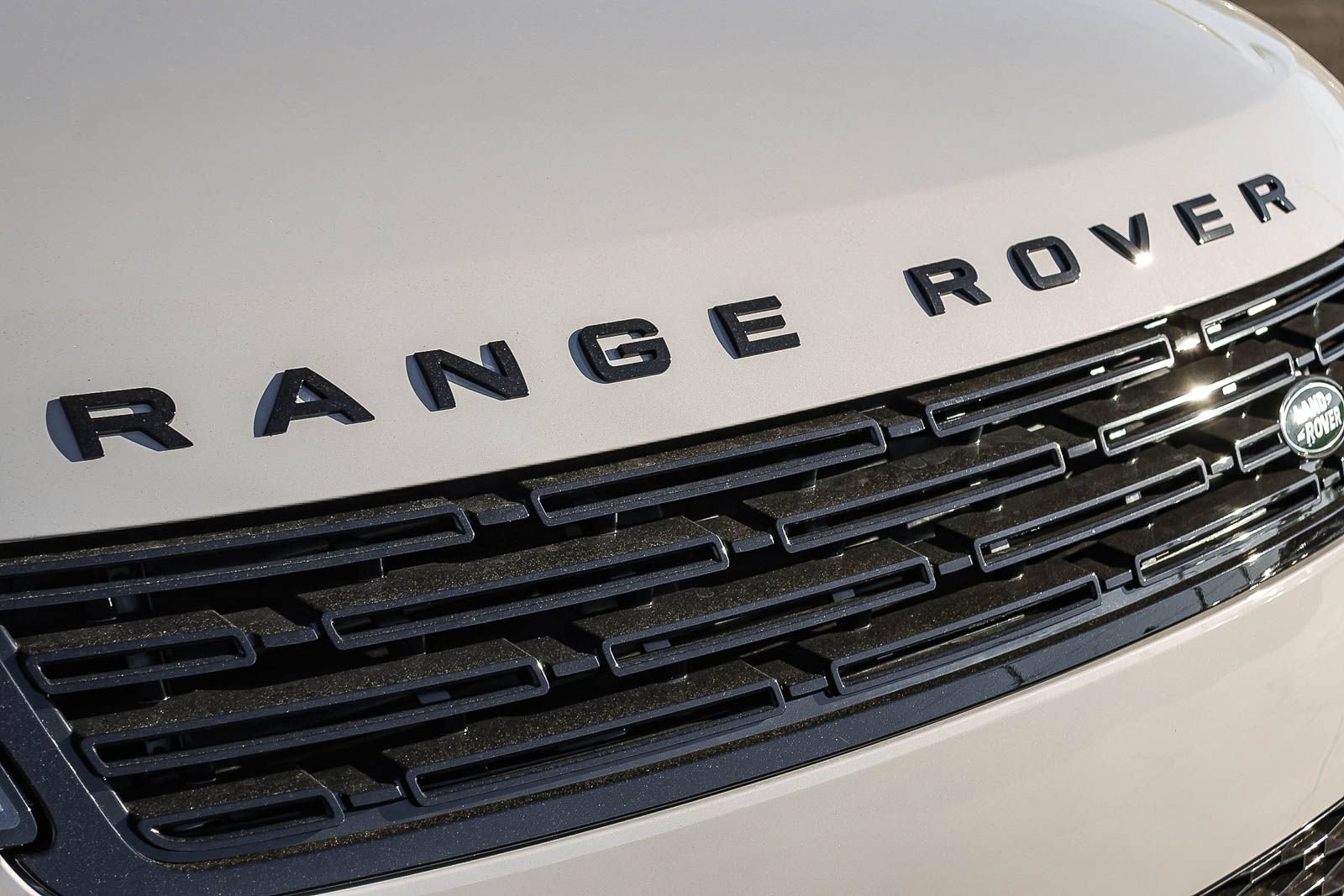 New 2026 Land Rover Range Rover Sport SE AWD/4WD image 16