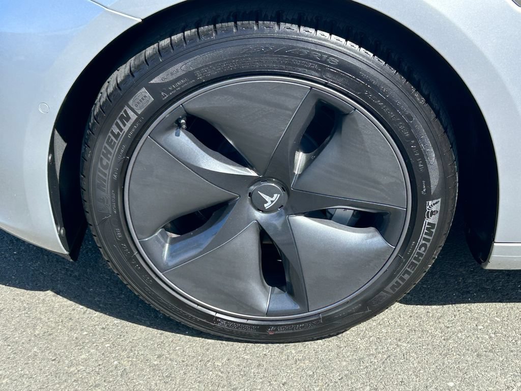 Used 2018 Tesla Model 3 Long Range RWD image 10