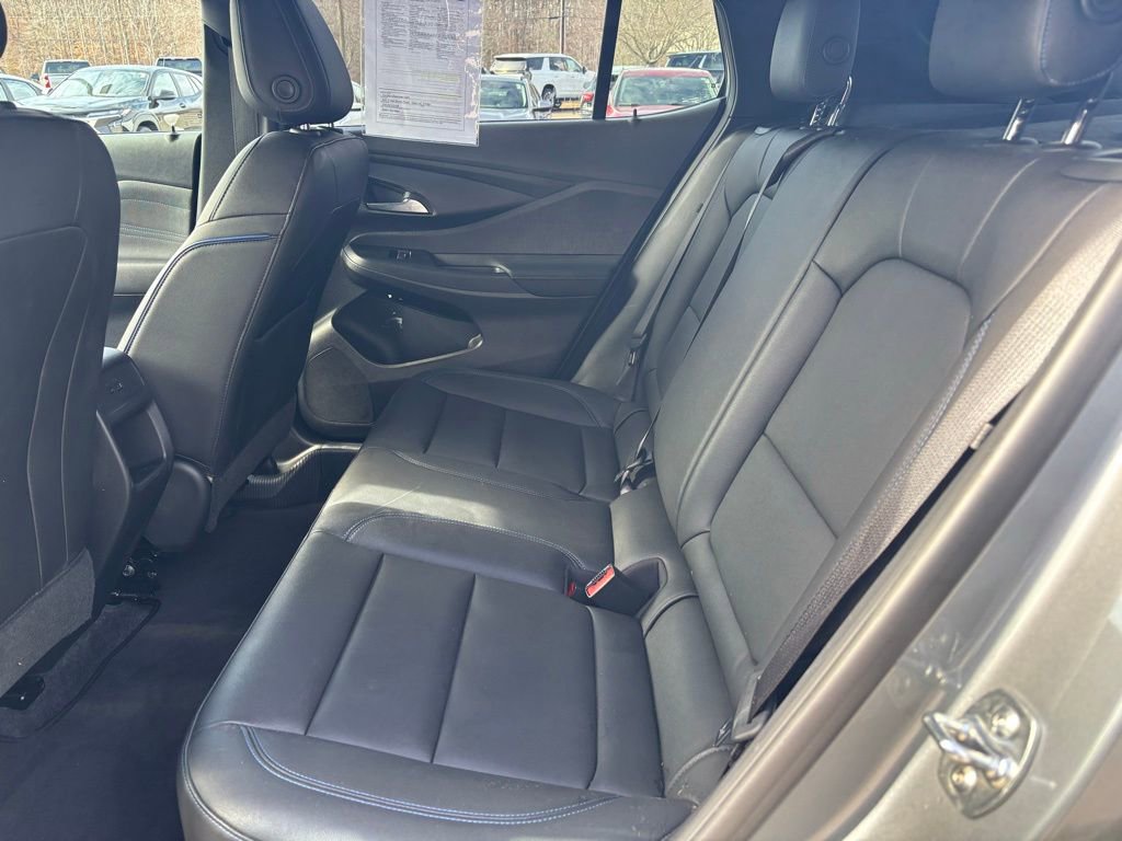 Used 2025 Buick Envista Sport Touring image 11