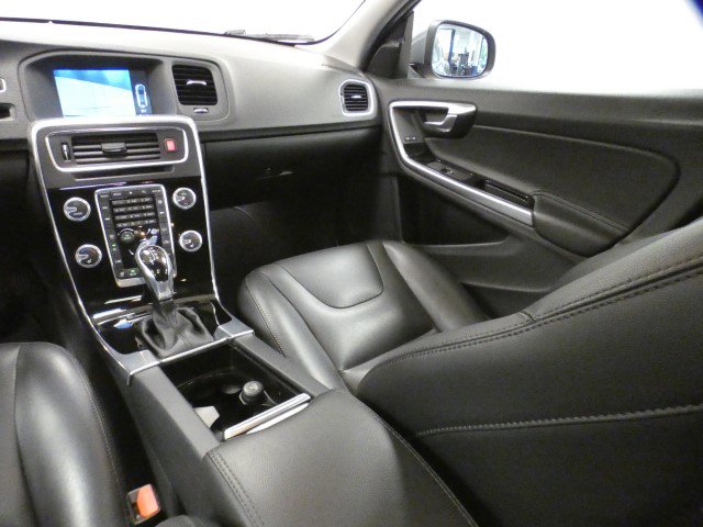 Used 2016 Volvo S60 T5 Premier w/ Convenience Package image 16