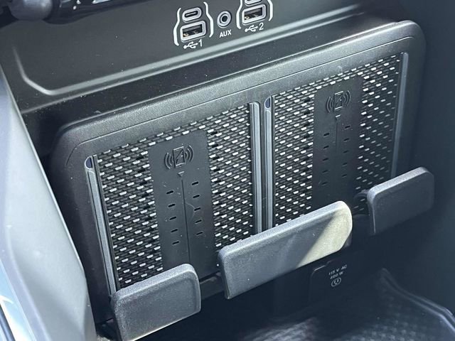 Used 2025 RAM 3500 Laramie AWD/4WD image 34