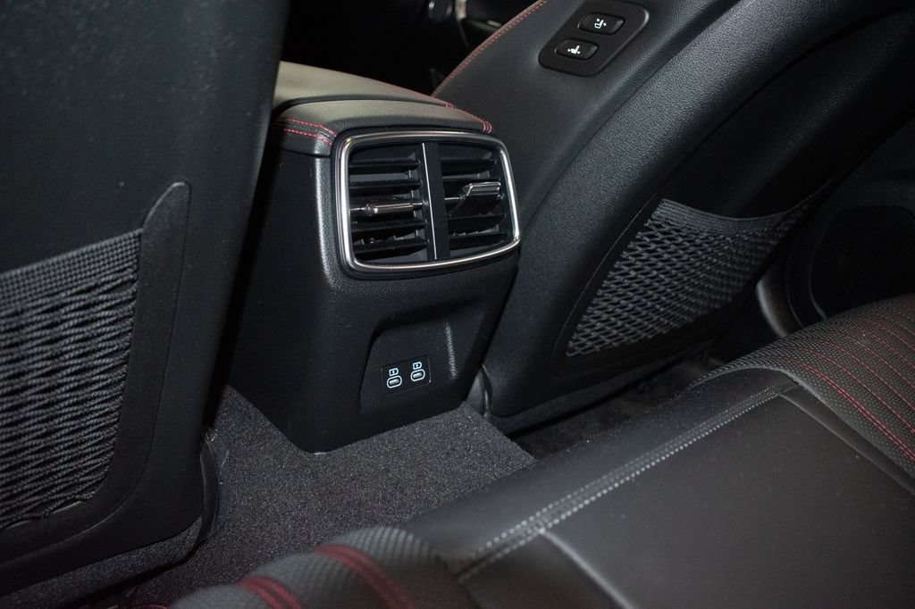 Used 2025 Genesis G70 3.3T Advanced AWD/4WD image 24