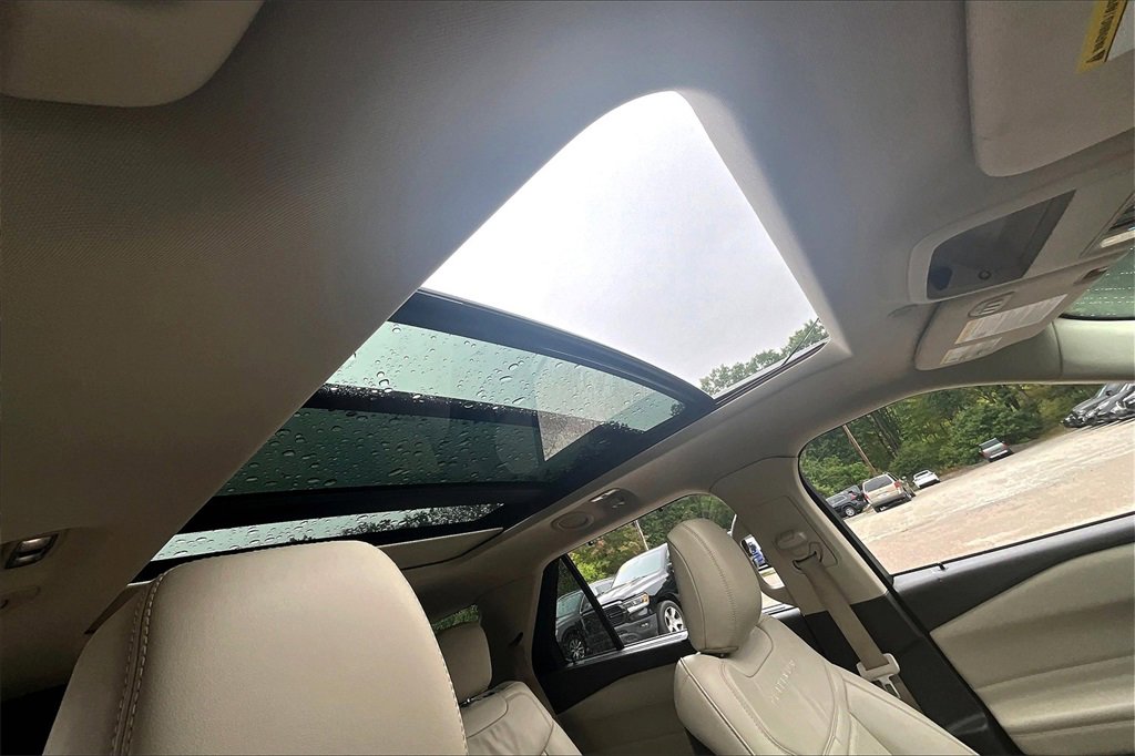 Used 2020 Ford Explorer Platinum w/ Premium Technology Package image 28