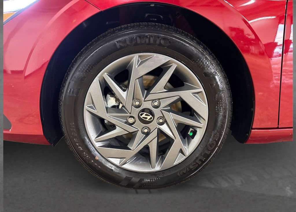 Used 2024 Hyundai Elantra SEL image 12