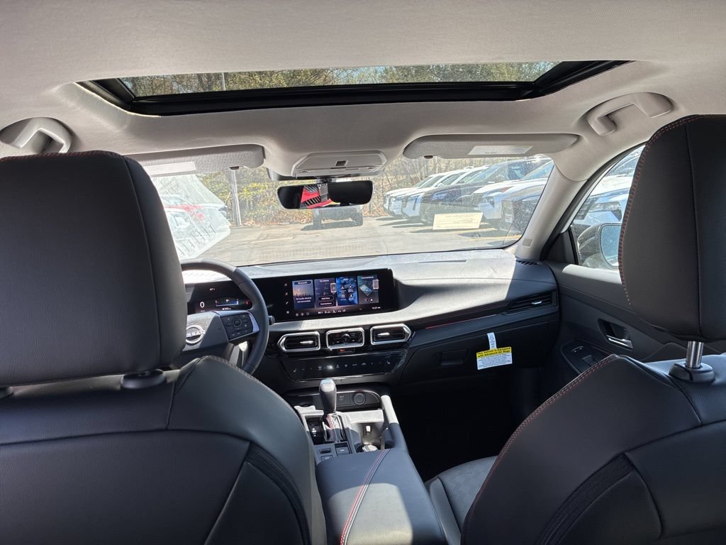 New 2026 Nissan Sentra SR w/ SR Premium Package FWD image 27