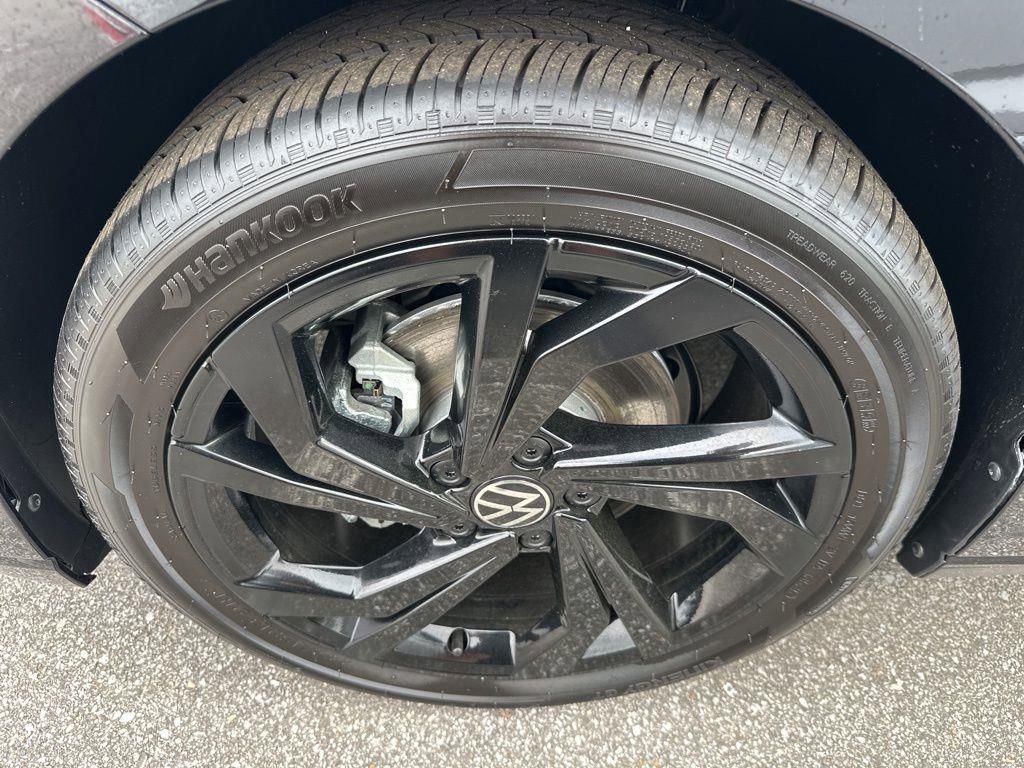 New 2026 Volkswagen Jetta SE FWD image 13